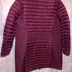 Duluth Trading Co Women's Burgundy Puffer Jacket